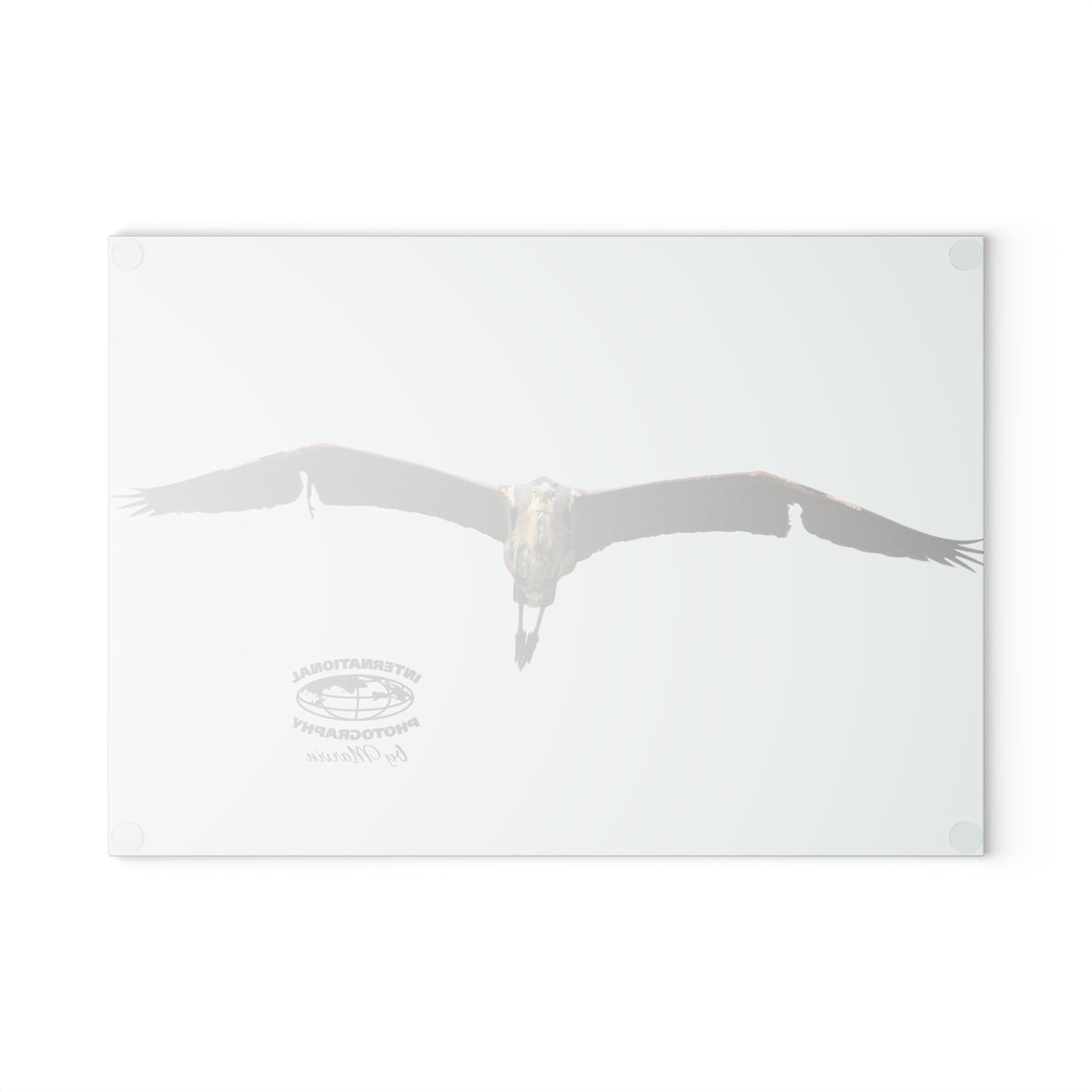 Elegant Glass Cutting Board with Soaring Eagle Design, Ideal for Home Chefs, Gift for Weddings, Housewarmings, and Nature Lovers