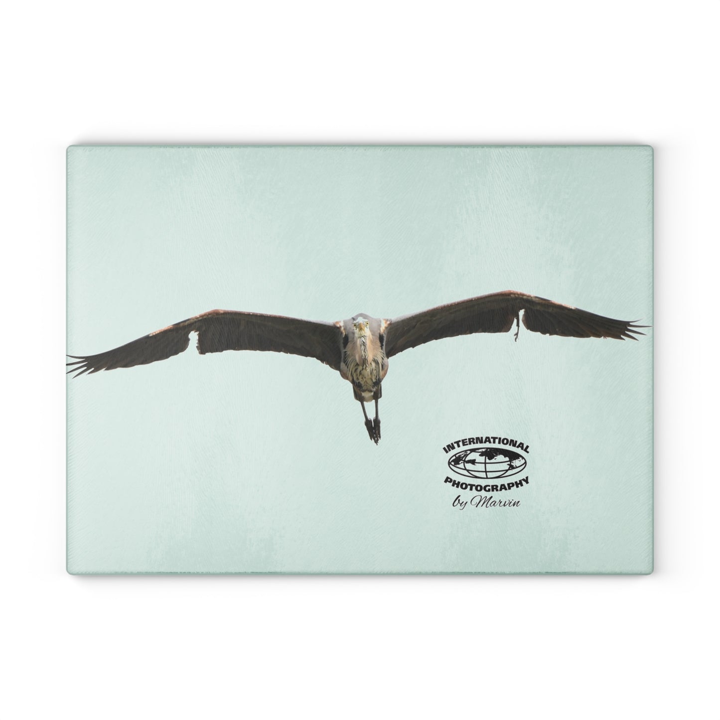 Elegant Glass Cutting Board with Soaring Eagle Design, Ideal for Home Chefs, Gift for Weddings, Housewarmings, and Nature Lovers