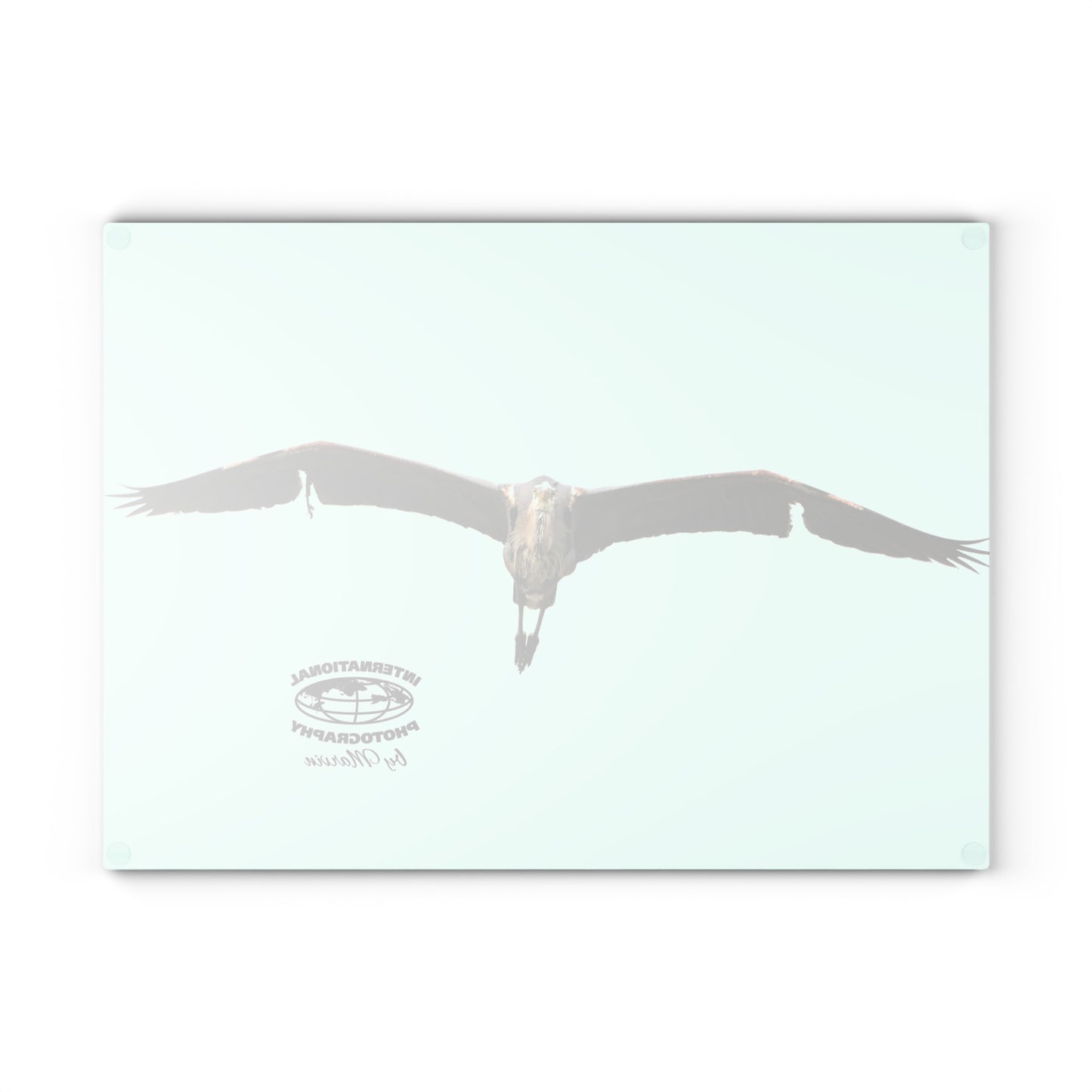Elegant Glass Cutting Board with Soaring Eagle Design, Ideal for Home Chefs, Gift for Weddings, Housewarmings, and Nature Lovers