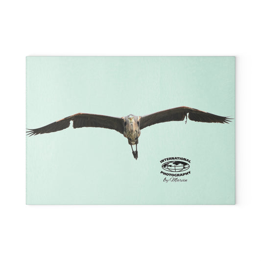 Elegant Glass Cutting Board with Soaring Eagle Design, Ideal for Home Chefs, Gift for Weddings, Housewarmings, and Nature Lovers