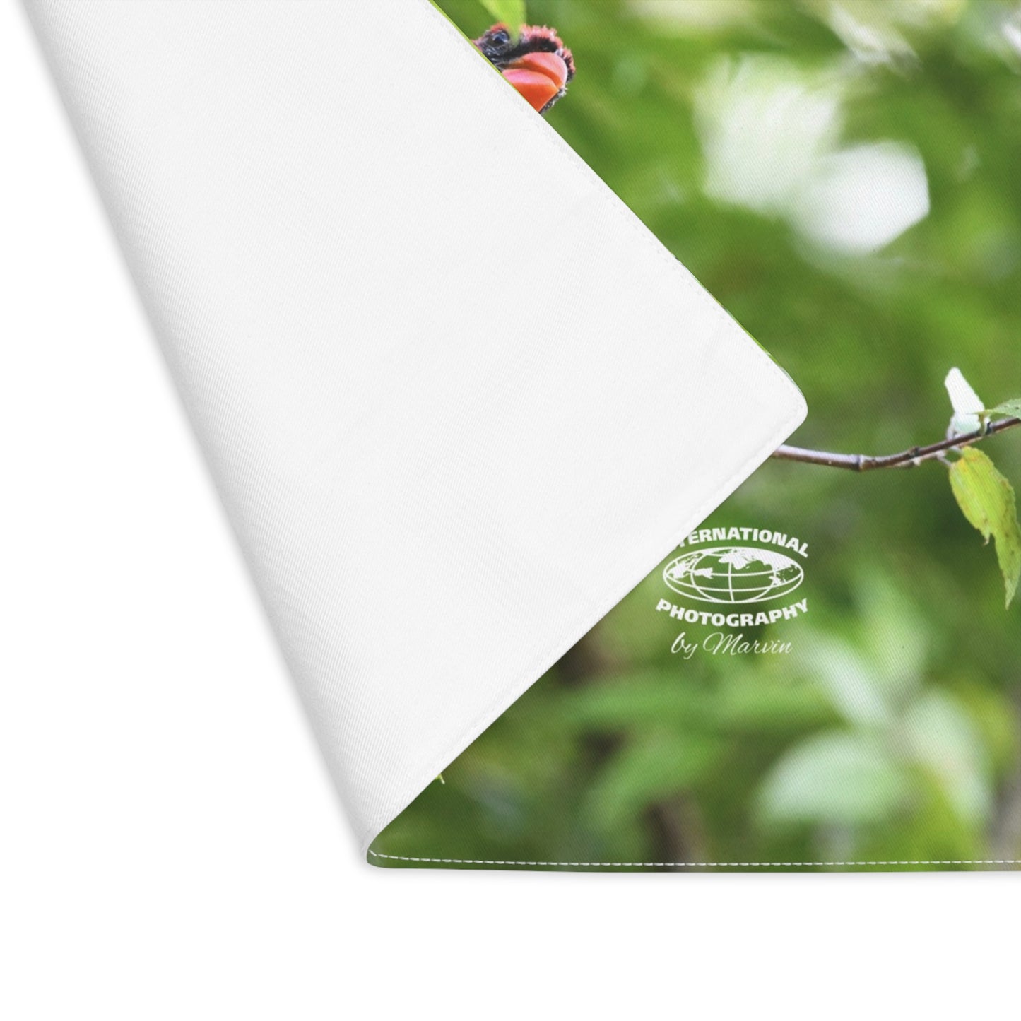 Beautiful Cardinal Placemat, Elegant Dining Decor, Bird Lover Gift, Table Setting, Perfect for Everyday Use, Home Kitchen Decor